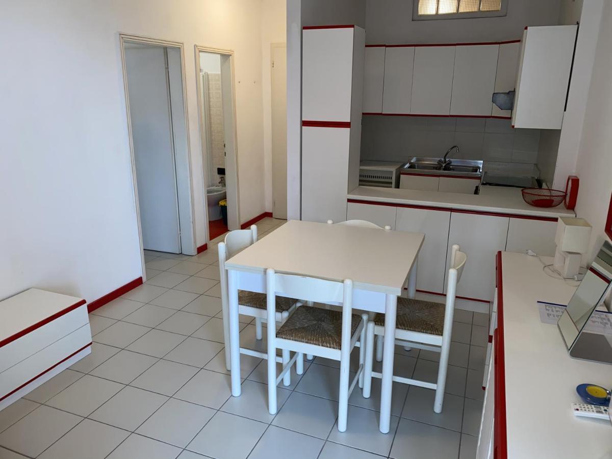 Residence Cristallo - Sabbiadoro Lignano Sabbiadoro Exteriör bild