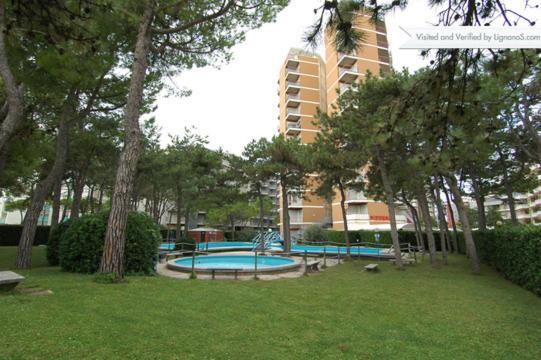 Residence Cristallo - Sabbiadoro Lignano Sabbiadoro Exteriör bild